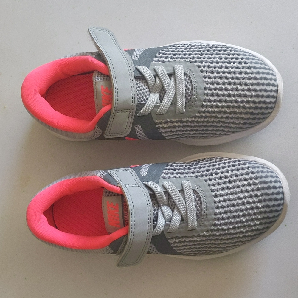 Girl's Nike Sneakers Size 11